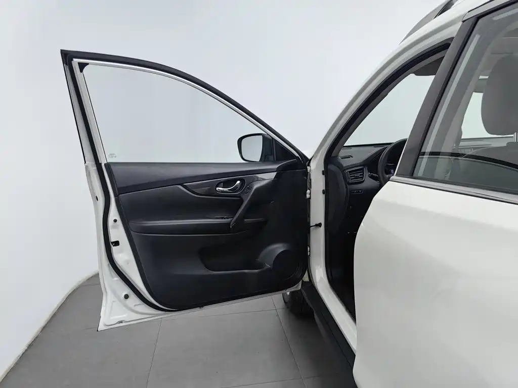 Nissan X-Trail — фото 8