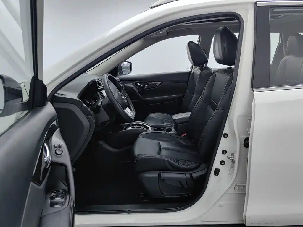 Nissan X-Trail — фото 10