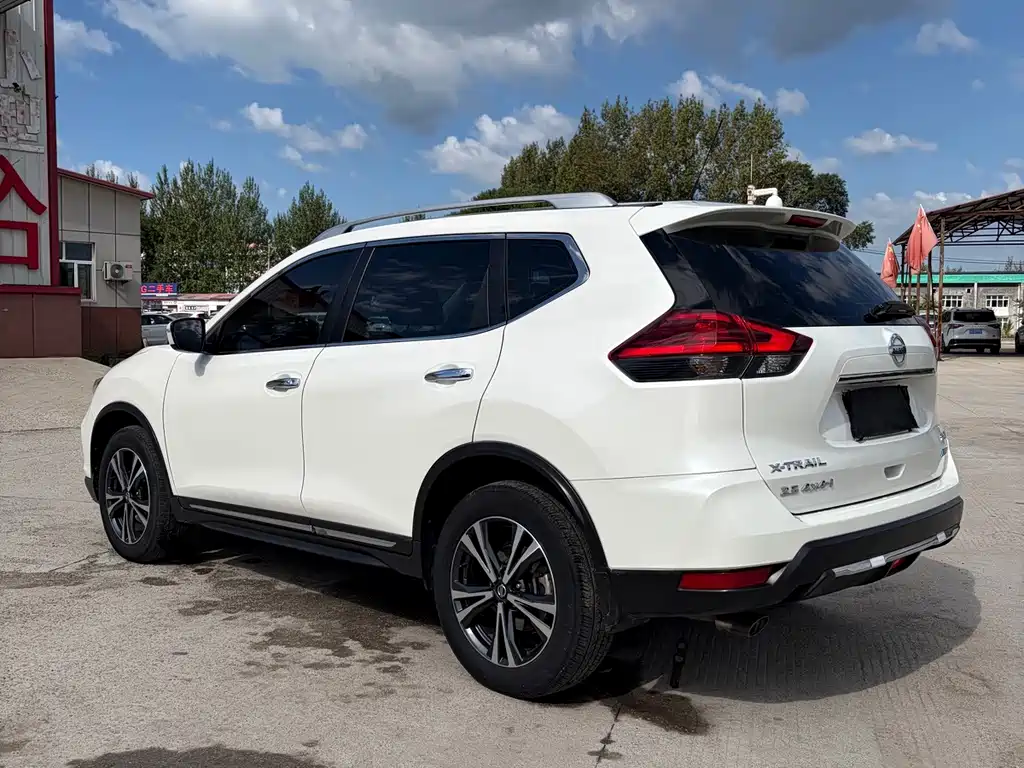 Nissan X-Trail — фото 9