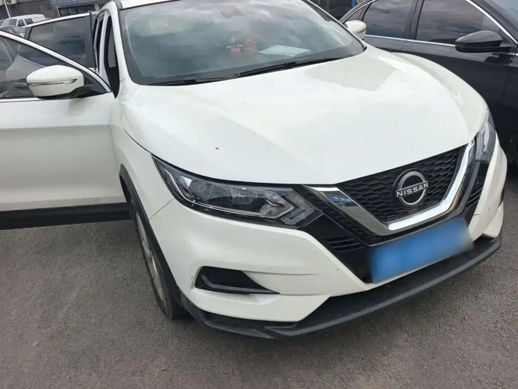 Nissan Qashqai — фото 4