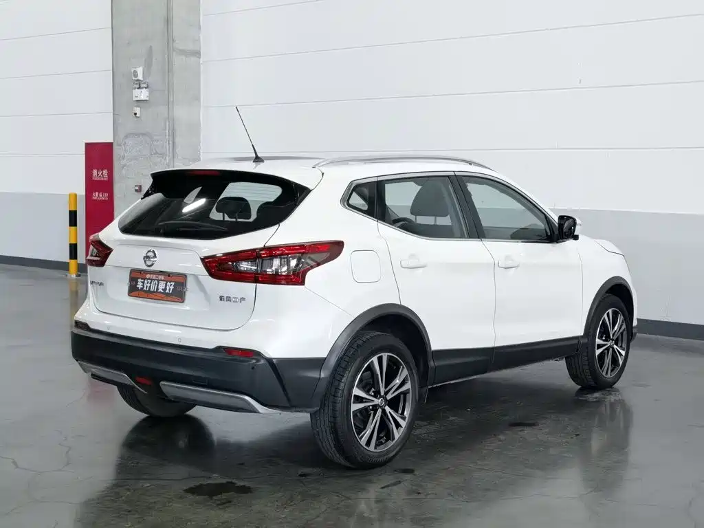 Nissan Qashqai — фото 2