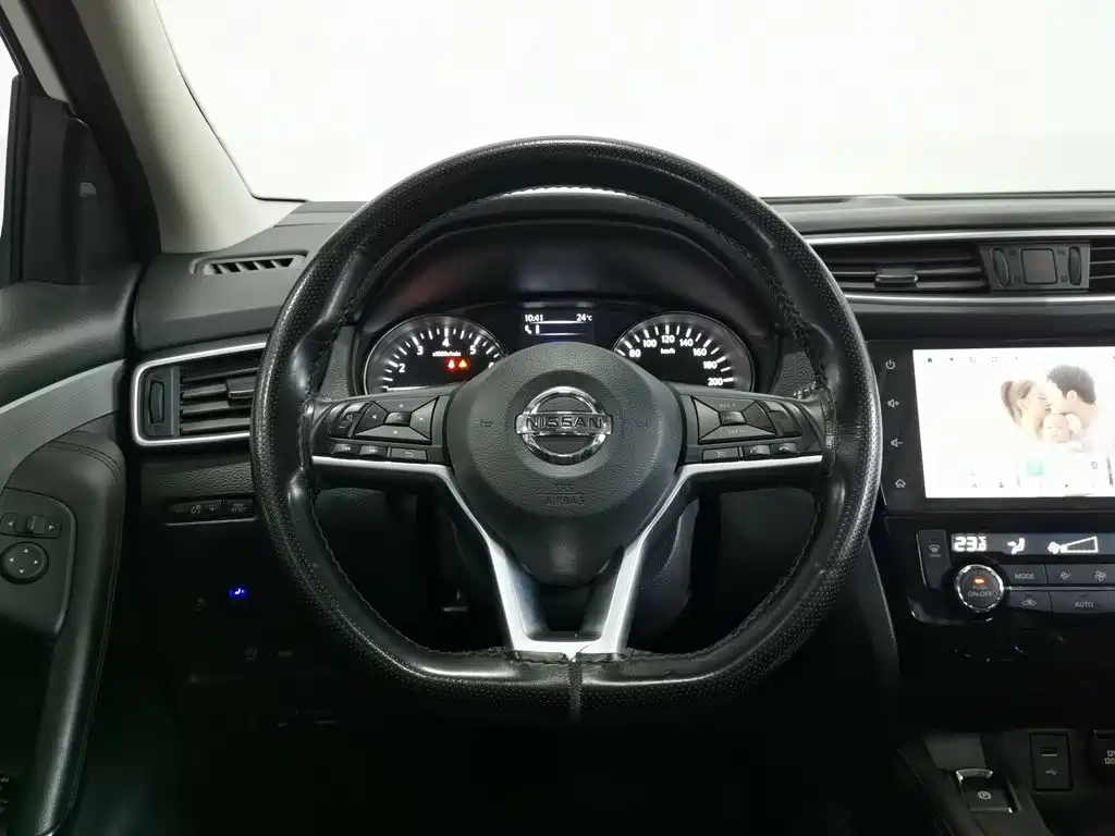 Nissan Qashqai — фото 11