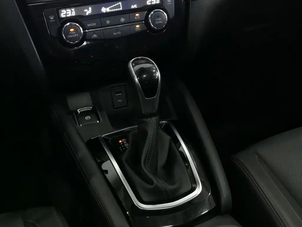 Nissan Qashqai — фото 13