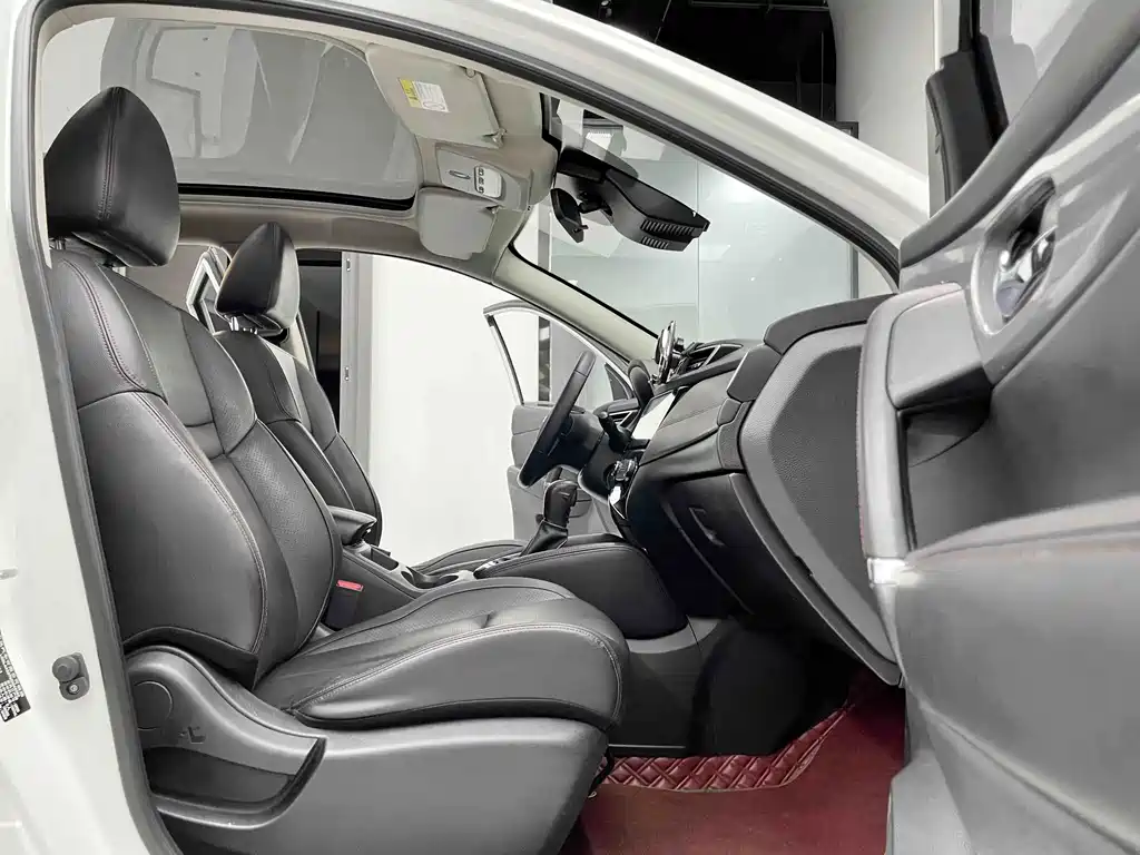 Nissan Qashqai — фото 7