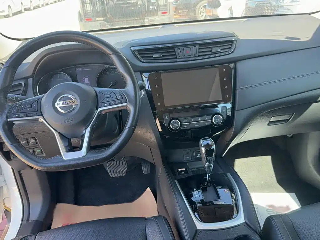 Nissan X-Trail — фото 10