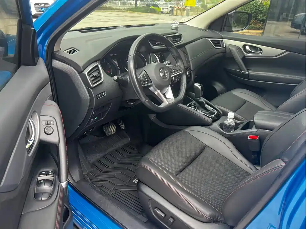 Nissan Qashqai — фото 8