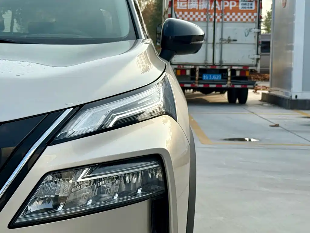 Nissan X-Trail — фото 10