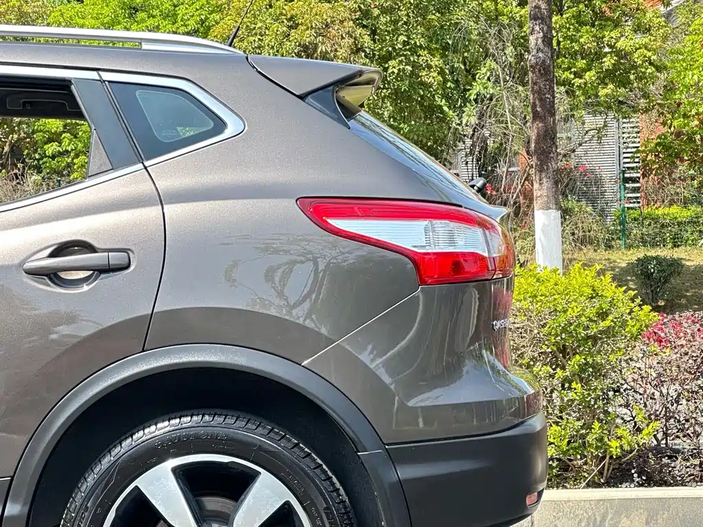 Nissan Qashqai — фото 5