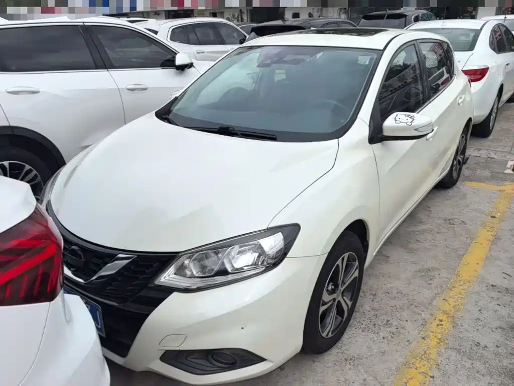 Nissan Tiida — фото 3