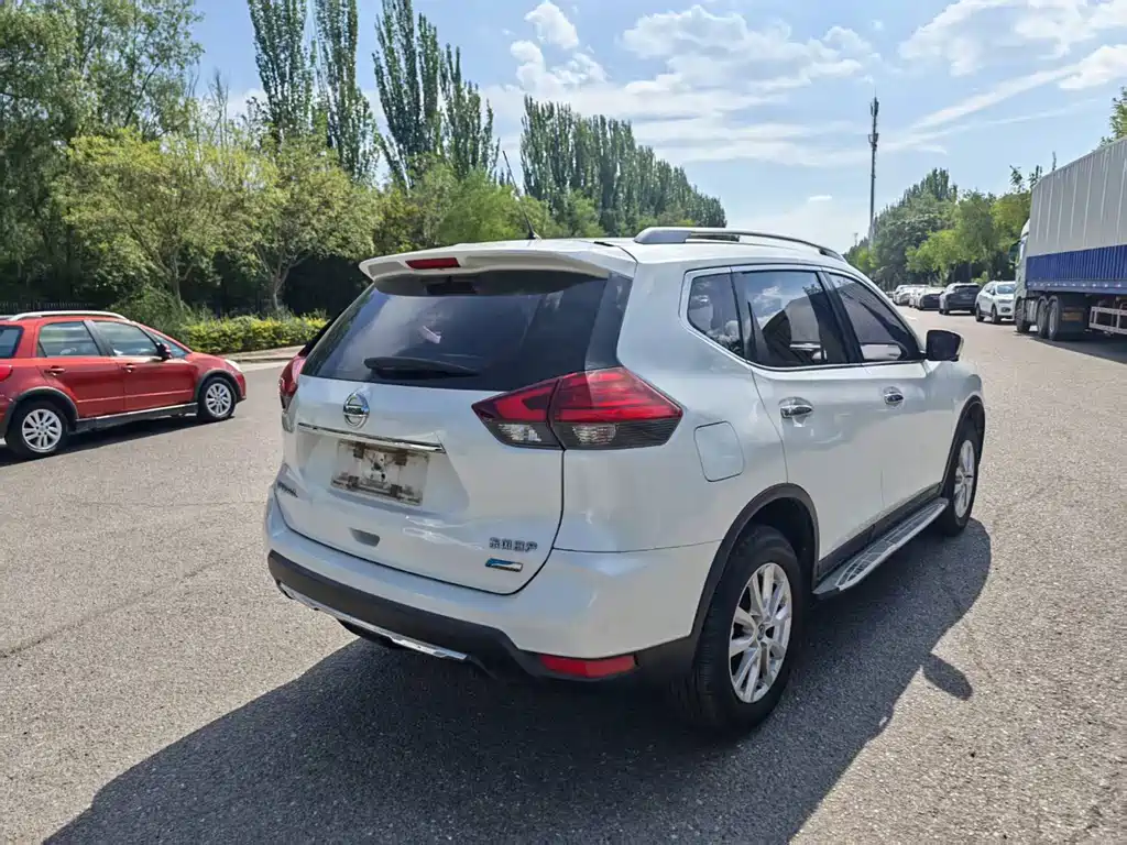 Nissan X-Trail — фото 9
