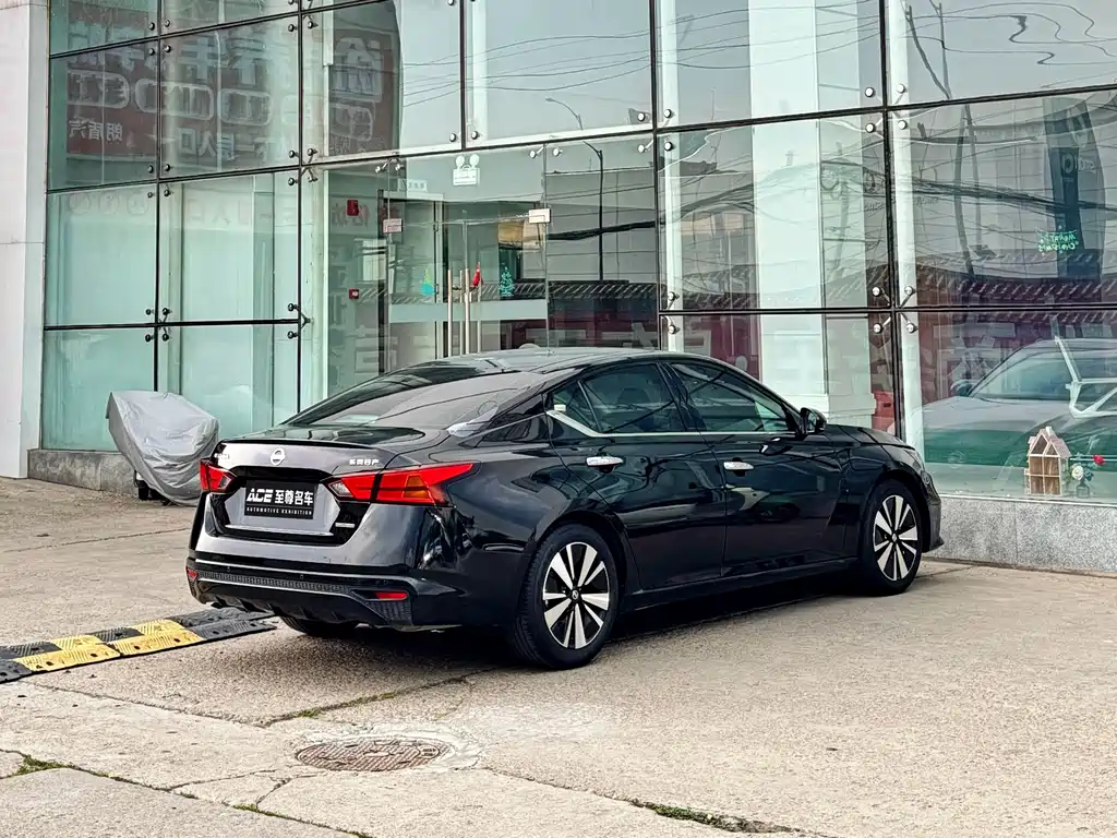Nissan Teana — фото 4