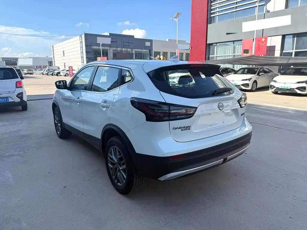 Nissan Qashqai — фото 4