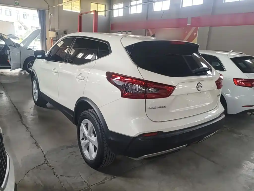 Nissan Qashqai — фото 5