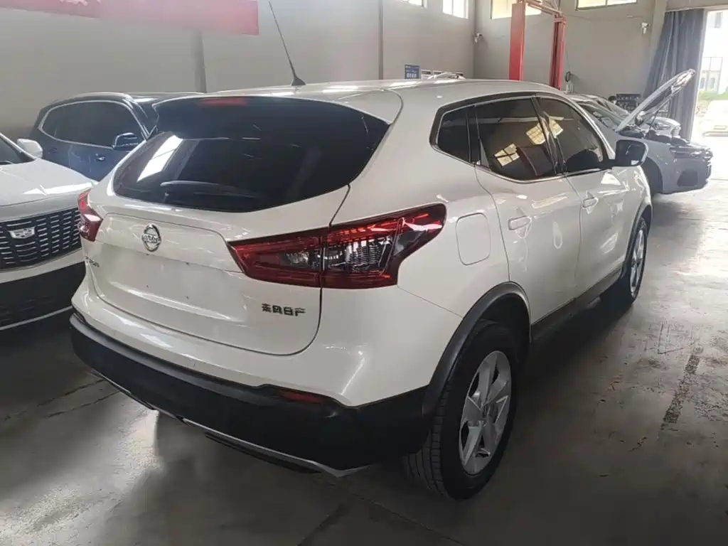 Nissan Qashqai — фото 7