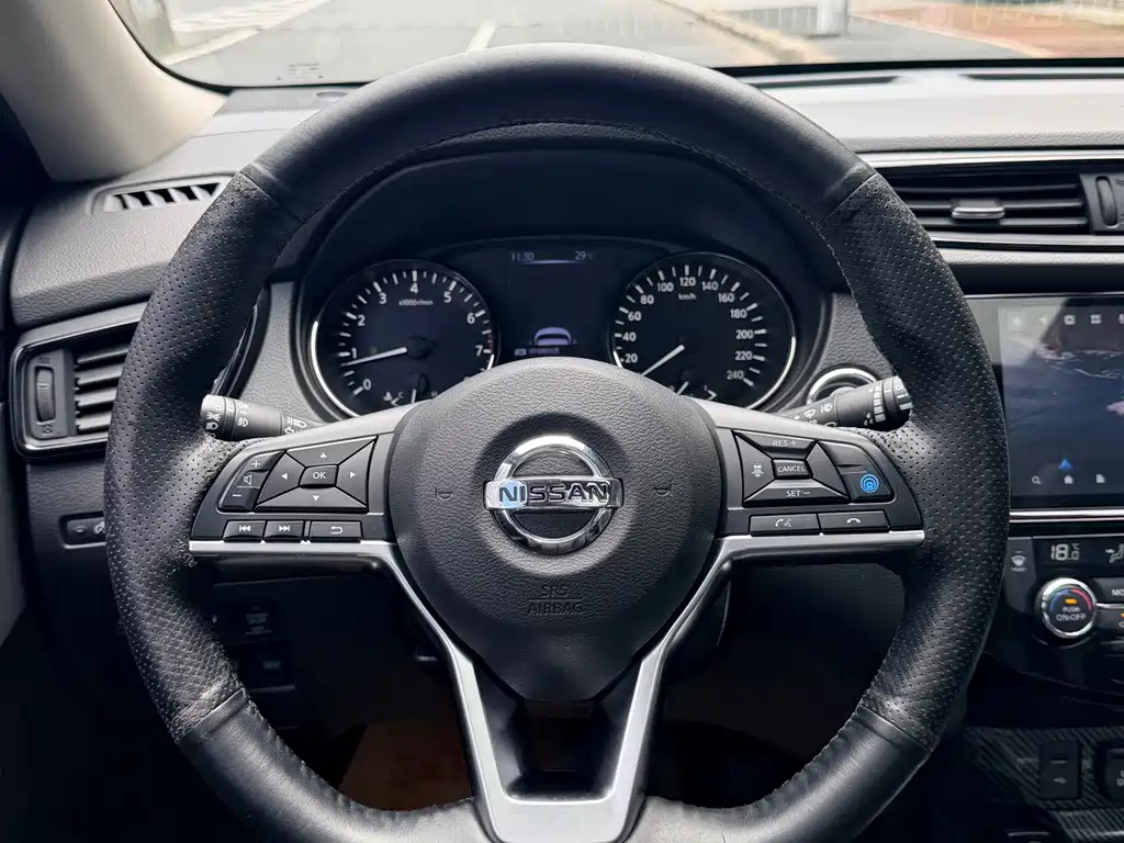Nissan X-Trail — фото 8