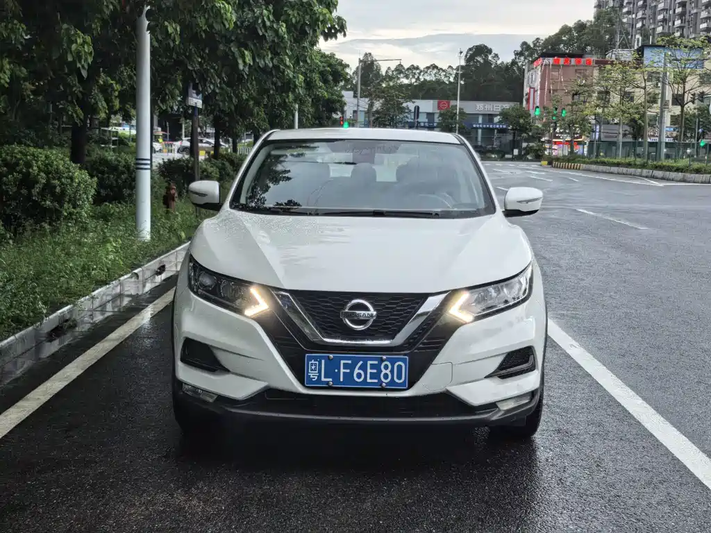 Nissan Qashqai — фото 2