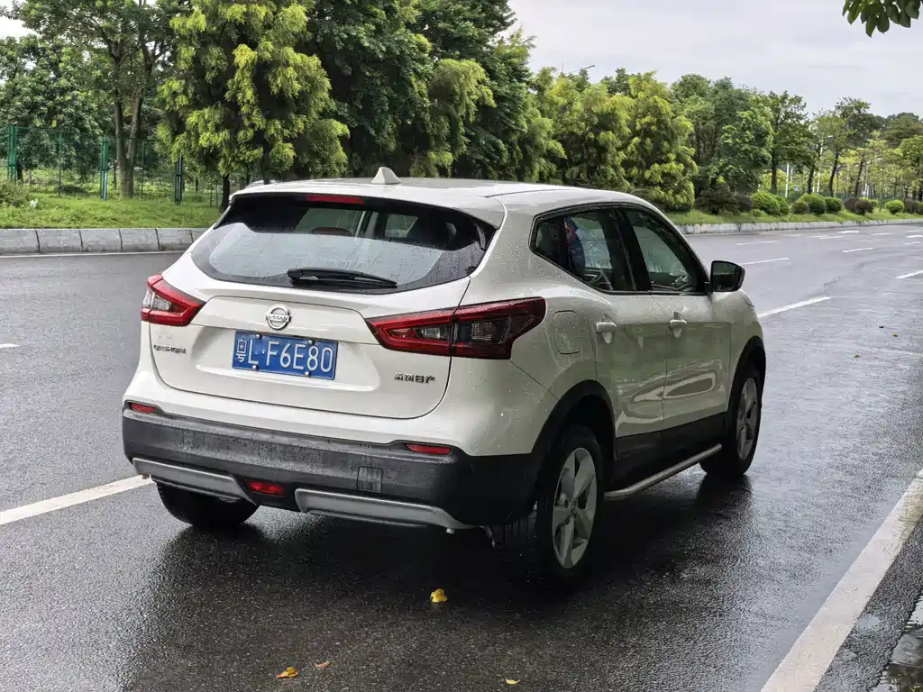 Nissan Qashqai — фото 7
