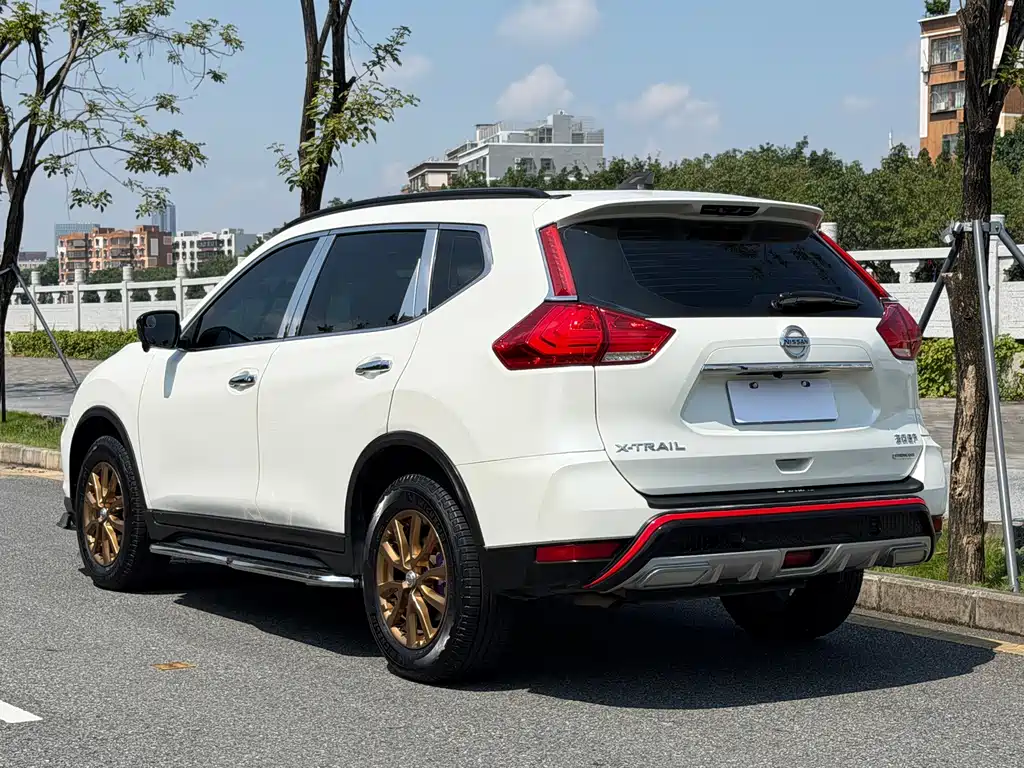 Nissan X-Trail — фото 14