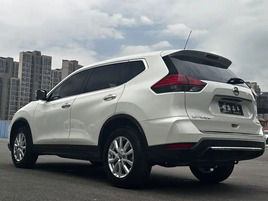 Nissan X-Trail — фото 11