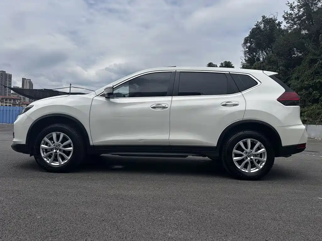 Nissan X-Trail — фото 14