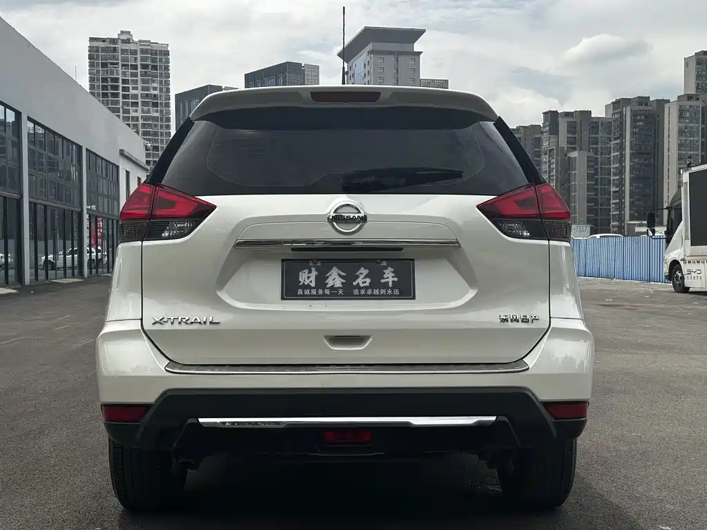 Nissan X-Trail — фото 10
