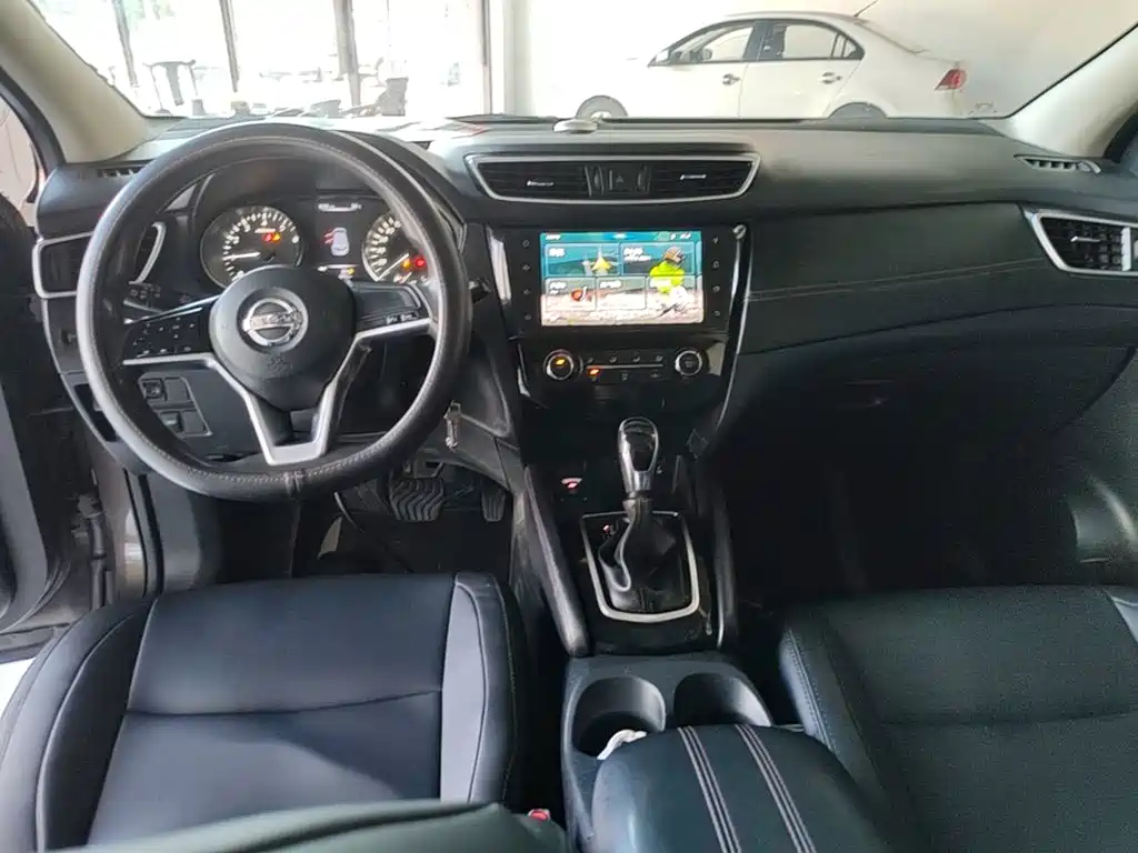 Nissan Qashqai — фото 10