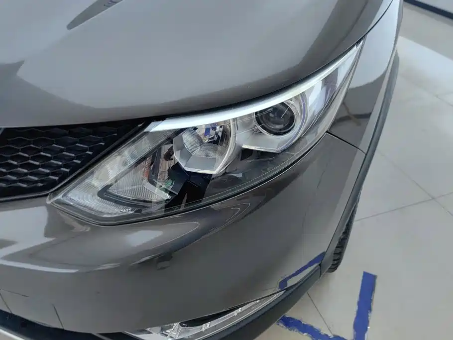 Nissan Qashqai — фото 5