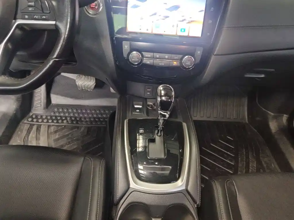 Nissan X-Trail — фото 10