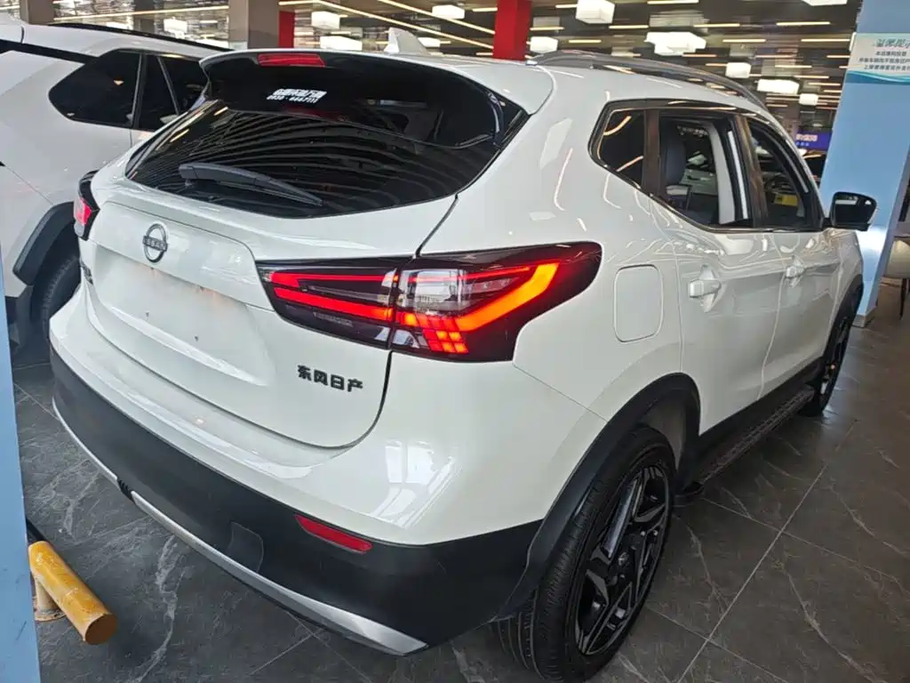 Nissan Qashqai — фото 7