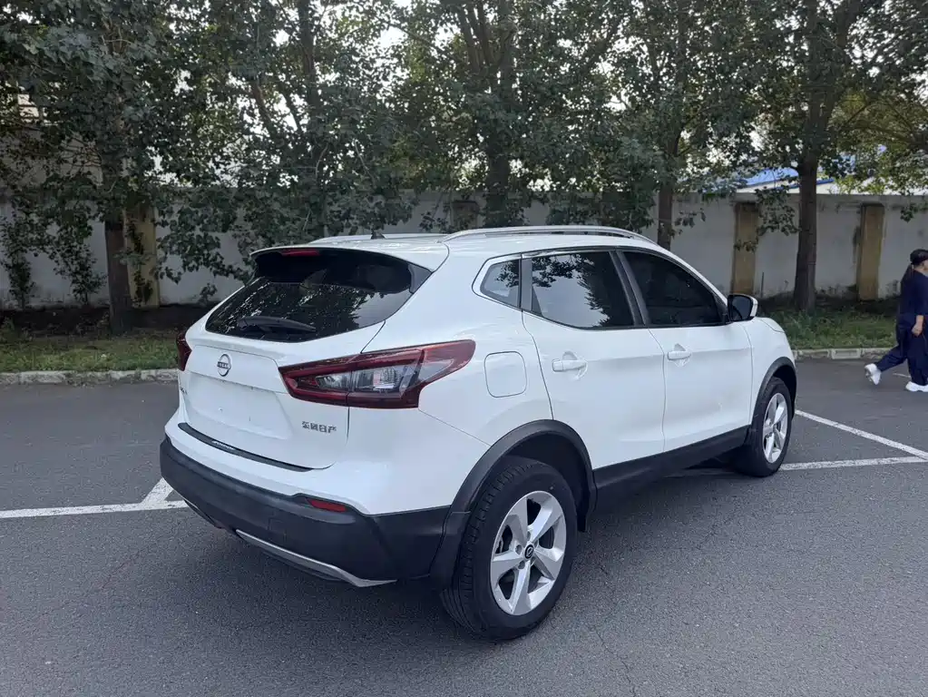 Nissan Qashqai — фото 4