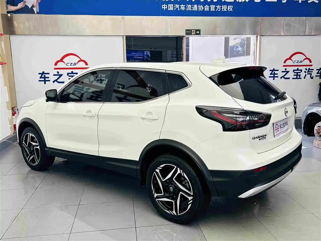 Nissan Qashqai — фото 7