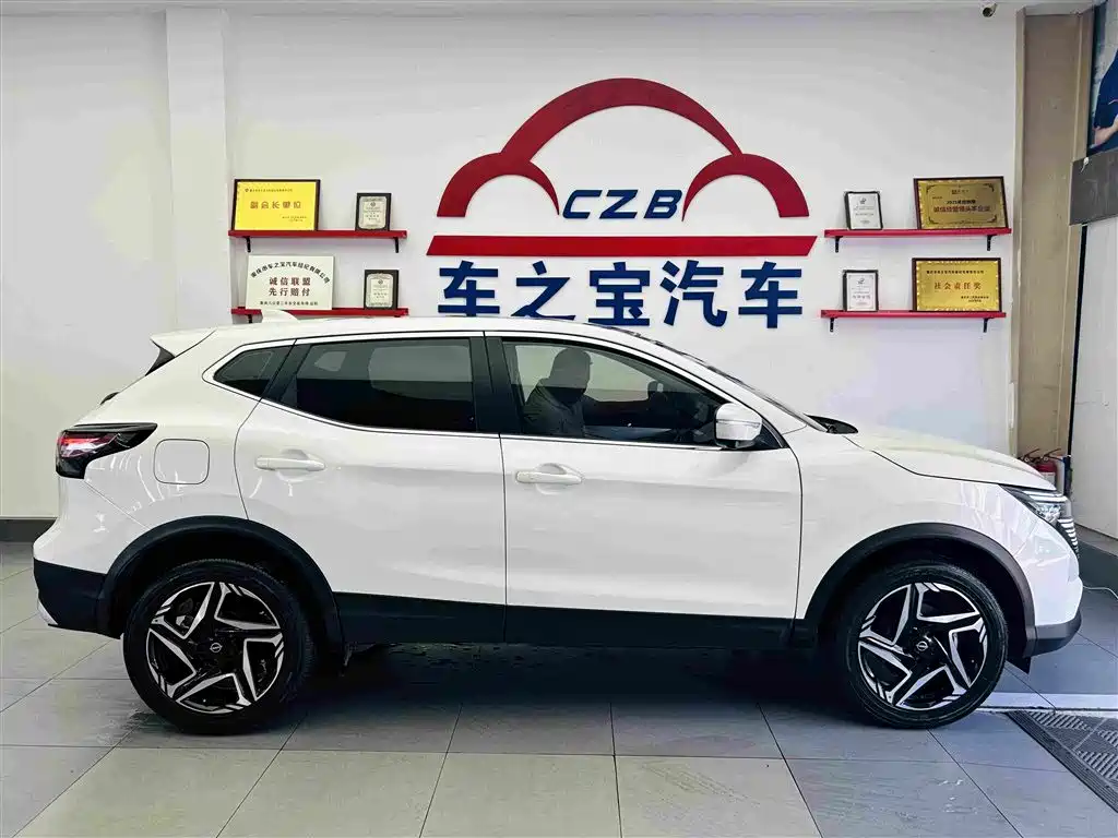 Nissan Qashqai — фото 8