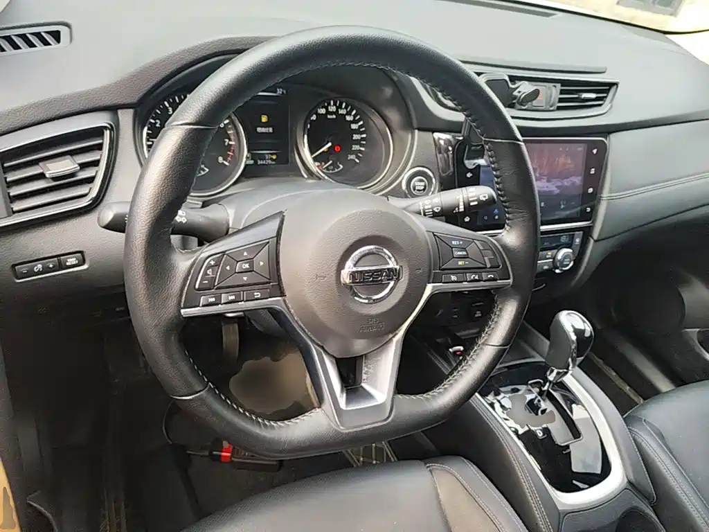 Nissan X-Trail — фото 11