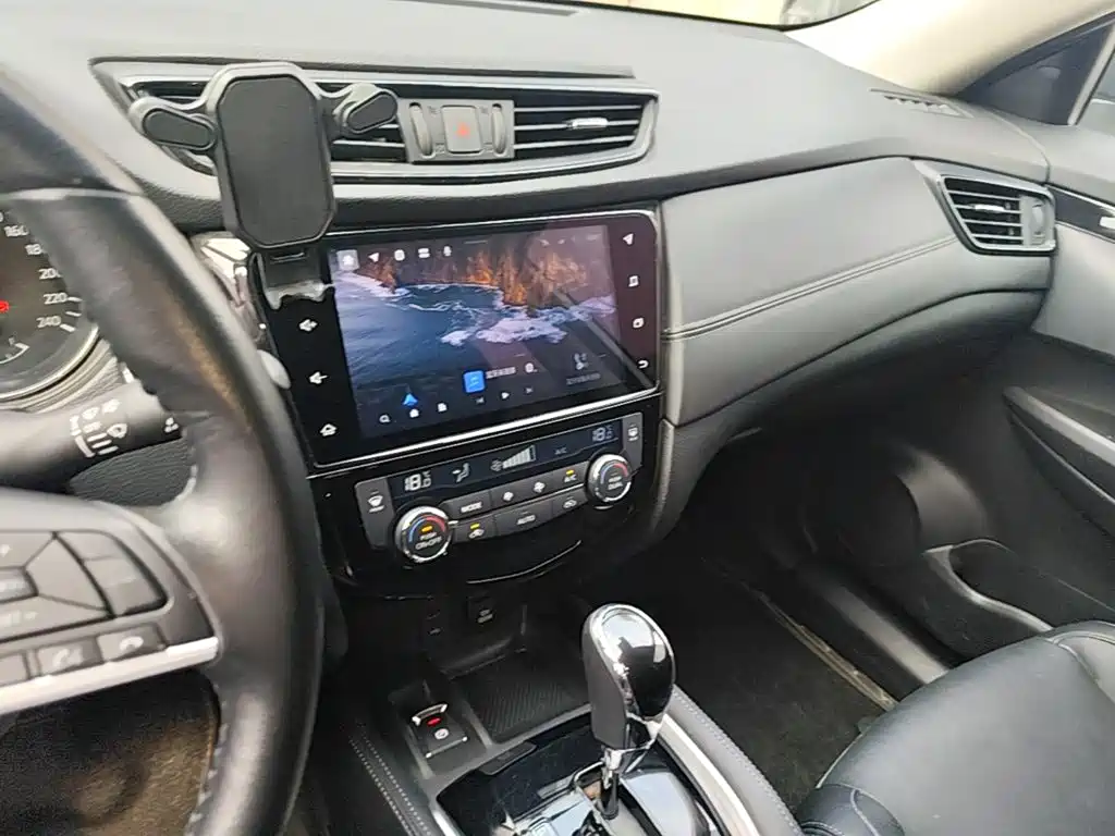 Nissan X-Trail — фото 13