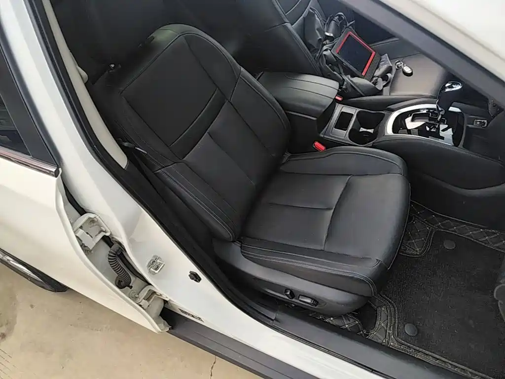 Nissan X-Trail — фото 25
