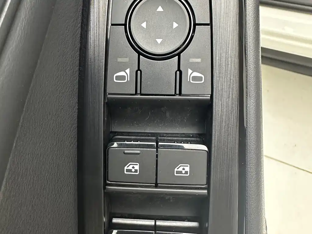 Nissan Qashqai — фото 10