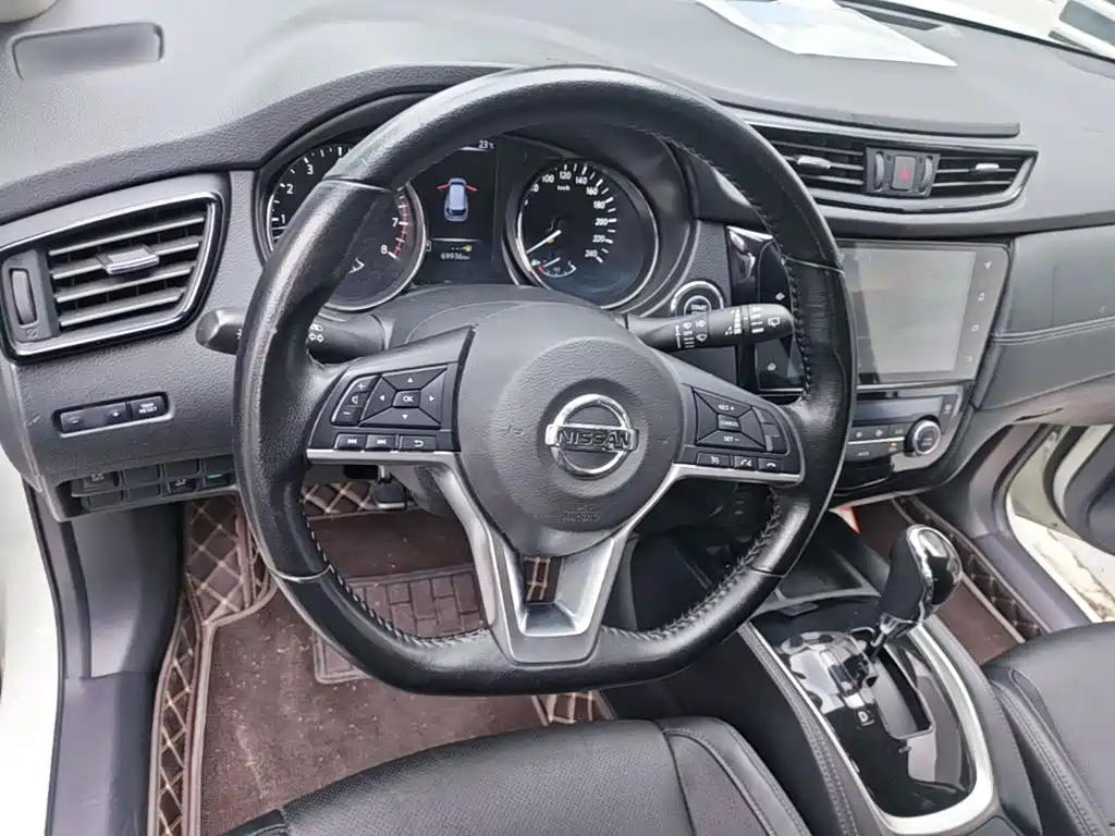 Nissan X-Trail — фото 11