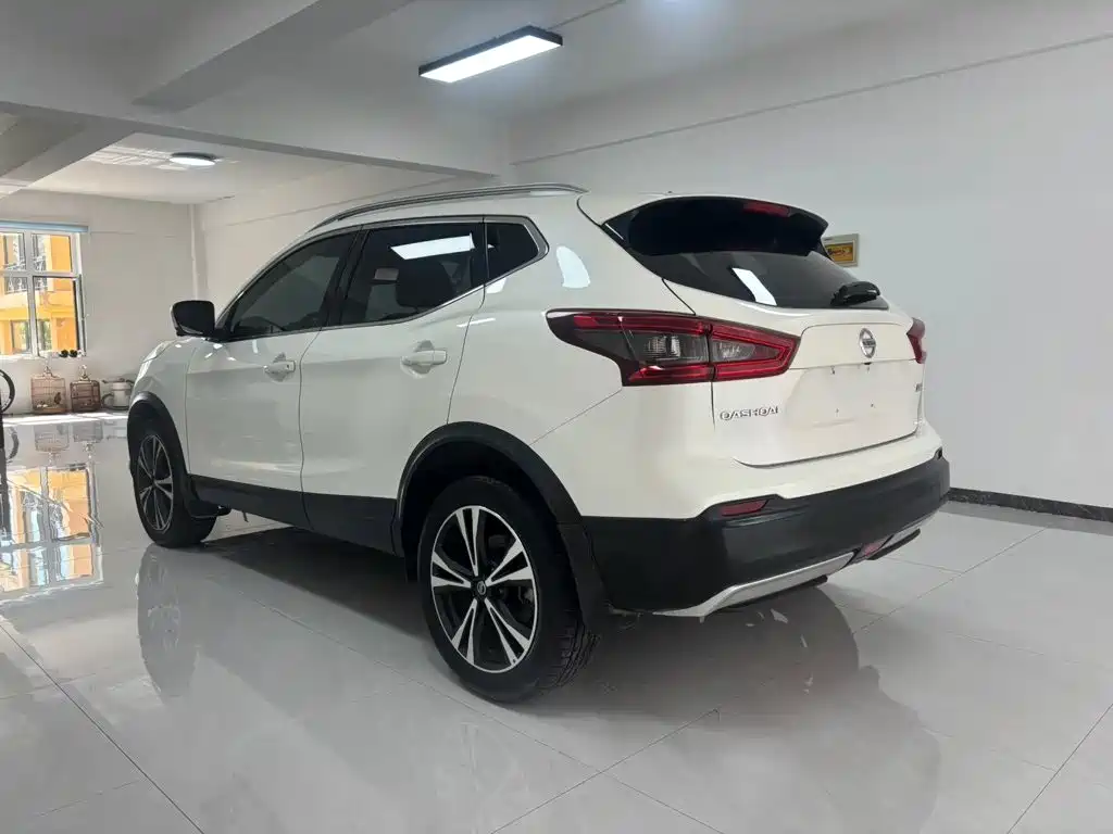 Nissan Qashqai — фото 4