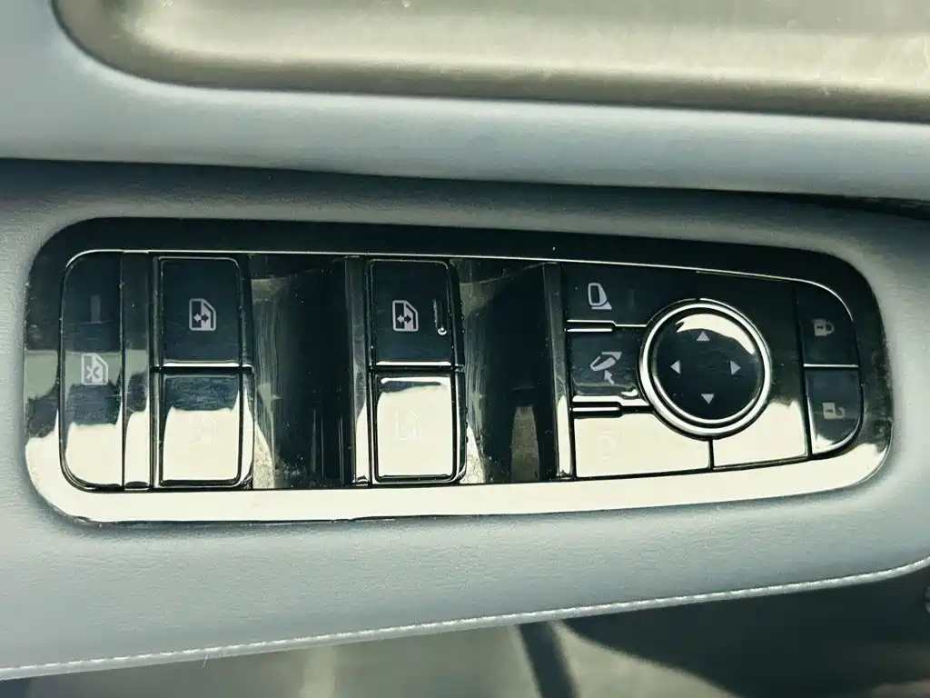 Nissan Ariya — фото 18