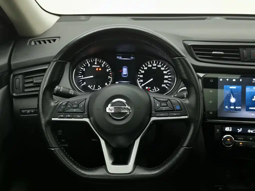 Nissan X-Trail — фото 11