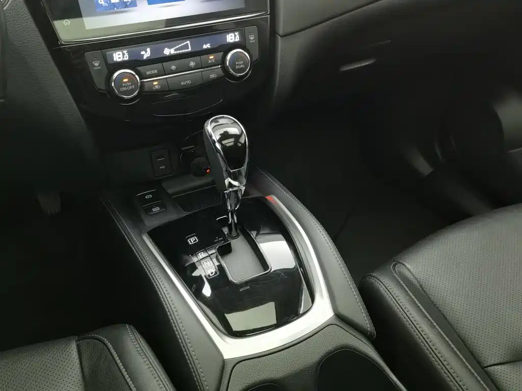 Nissan X-Trail — фото 13