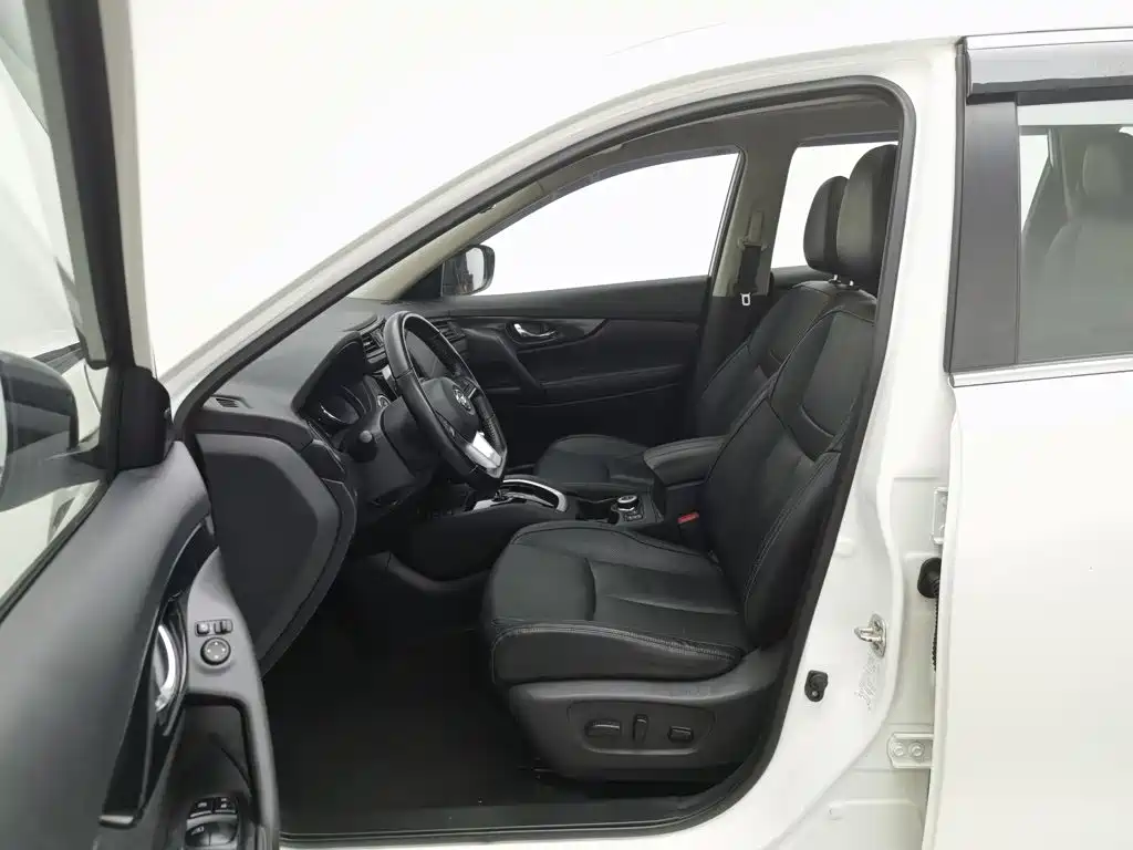 Nissan X-Trail — фото 10