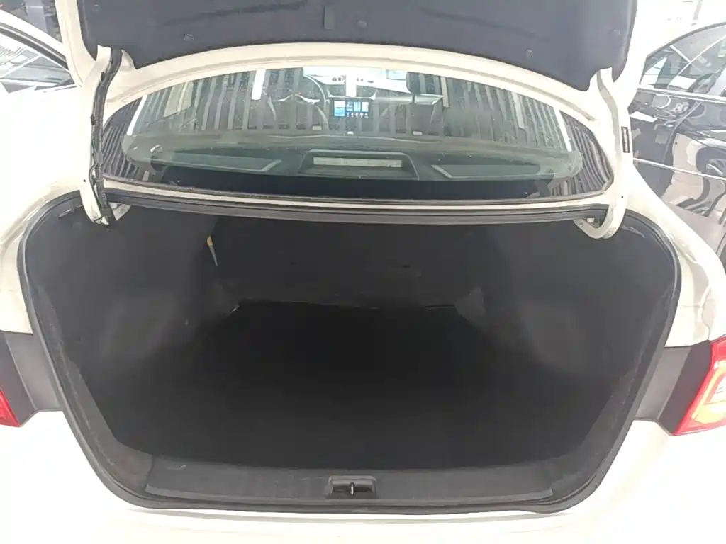 Nissan Sylphy — фото 19