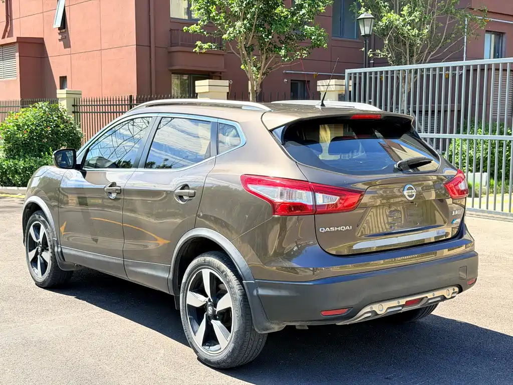 Nissan Qashqai — фото 9