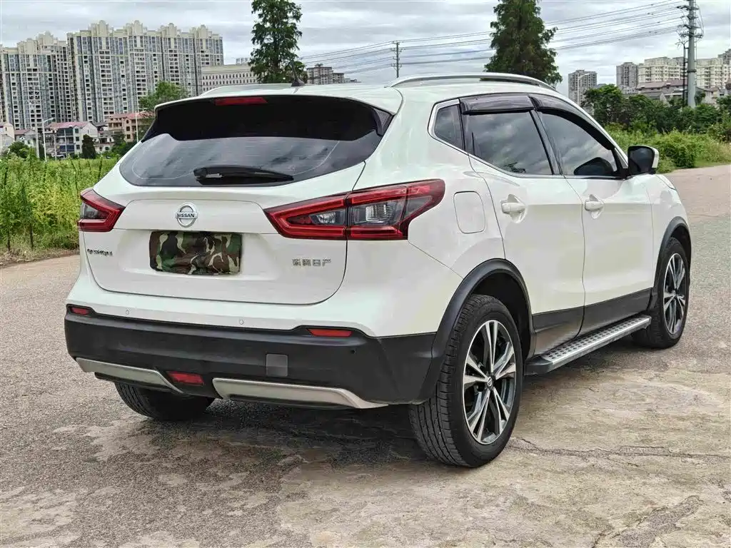 Nissan Qashqai — фото 9