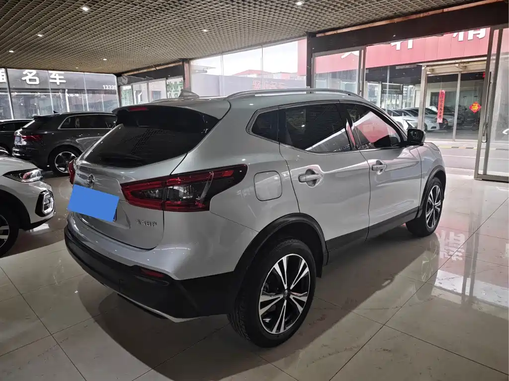 Nissan Qashqai — фото 4