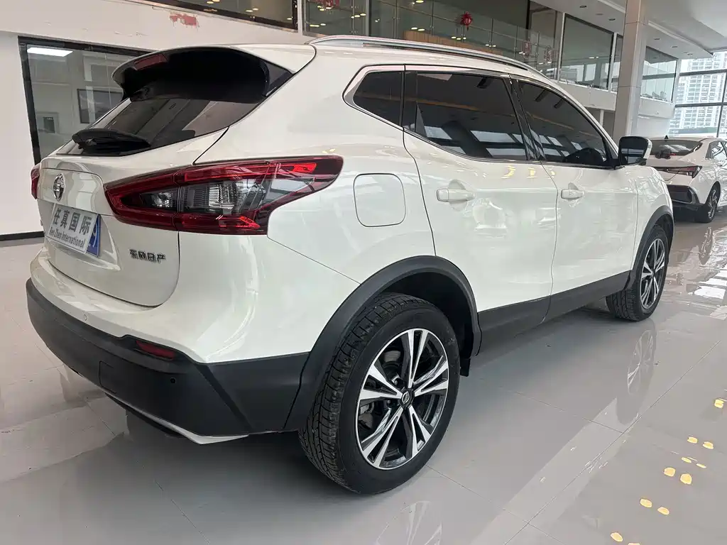 Nissan Qashqai — фото 4