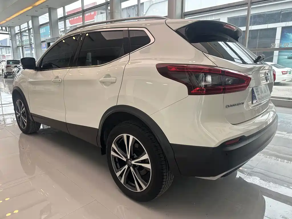 Nissan Qashqai — фото 5