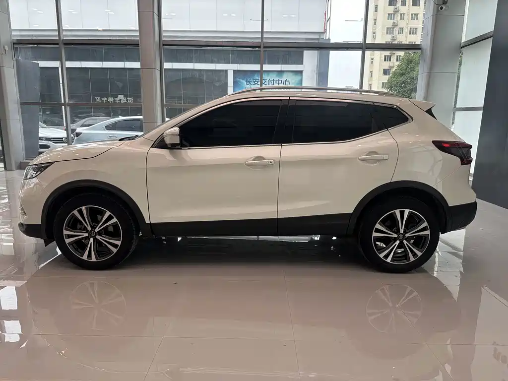 Nissan Qashqai — фото 6