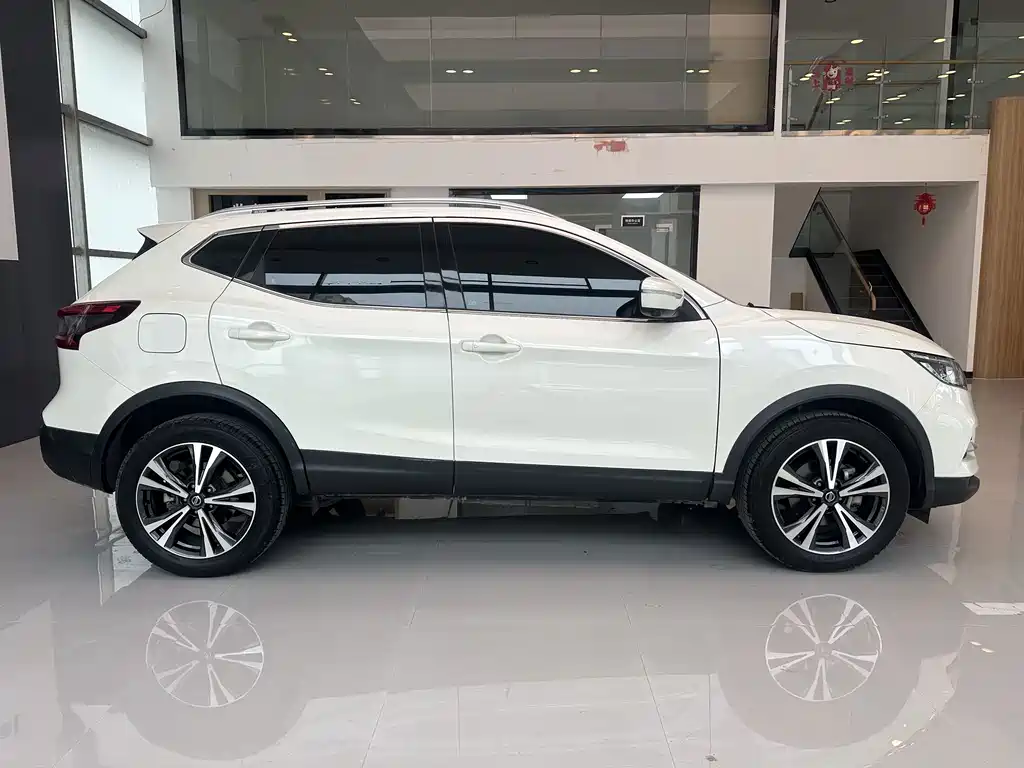 Nissan Qashqai — фото 7